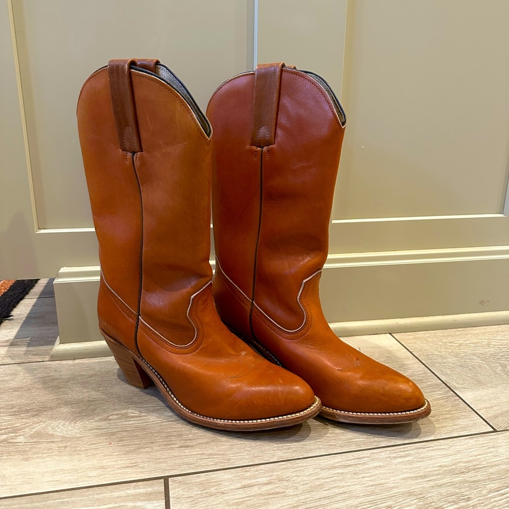 Vintage Frye cowboy boots, size 9